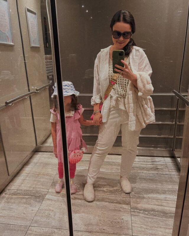 Happy everyday, mothers 🤎

And I say that because I believe that being a mother is the most precious, challenging and rewarding role someone could have. It’s part of God’s purpose and I praise the Father everyday for being a mother that I am for my little Julia just the way I was called to be, and be able to love those around me with a mother’s heart.

I celebrate my gramma, Mary. My mother, Claudia. My godmother, Marisa, who was my world for many years and raised me. My mother-in-law, Saraí, my sisters and friends, and all women with strong and beautiful hearts who know how to love like mothers, even in a different circumstances.

Happy Mothers Day 🤎
—-
Feliz todos os dias, mães 🤎

Eu digo isso porque acredito que ser mãe é o papel mais precioso, desafiador e gratificante que alguém pode ter. Faz parte do propósito de Deus e eu louvo ao Pai todos os dias por ser a mãe que sou para a minha pequena Júlia, exatamente como fui chamada para ser, e por poder amar aqueles ao meu redor com o coração de uma mãe.

Eu celebro minha vózinha, Mary. Minha mãe, Claudia. Minha madrinha, Marisa, que foi meu mundo por muitos anos e me criou. Minha tia, Marlene. Minha sogra, Saraí, minhas irmãs e amigas e todas as mulheres de coração forte e lindo que sabem amar como mães, mesmo em circunstâncias diferentes.

Feliz Dia das Mães 🤎